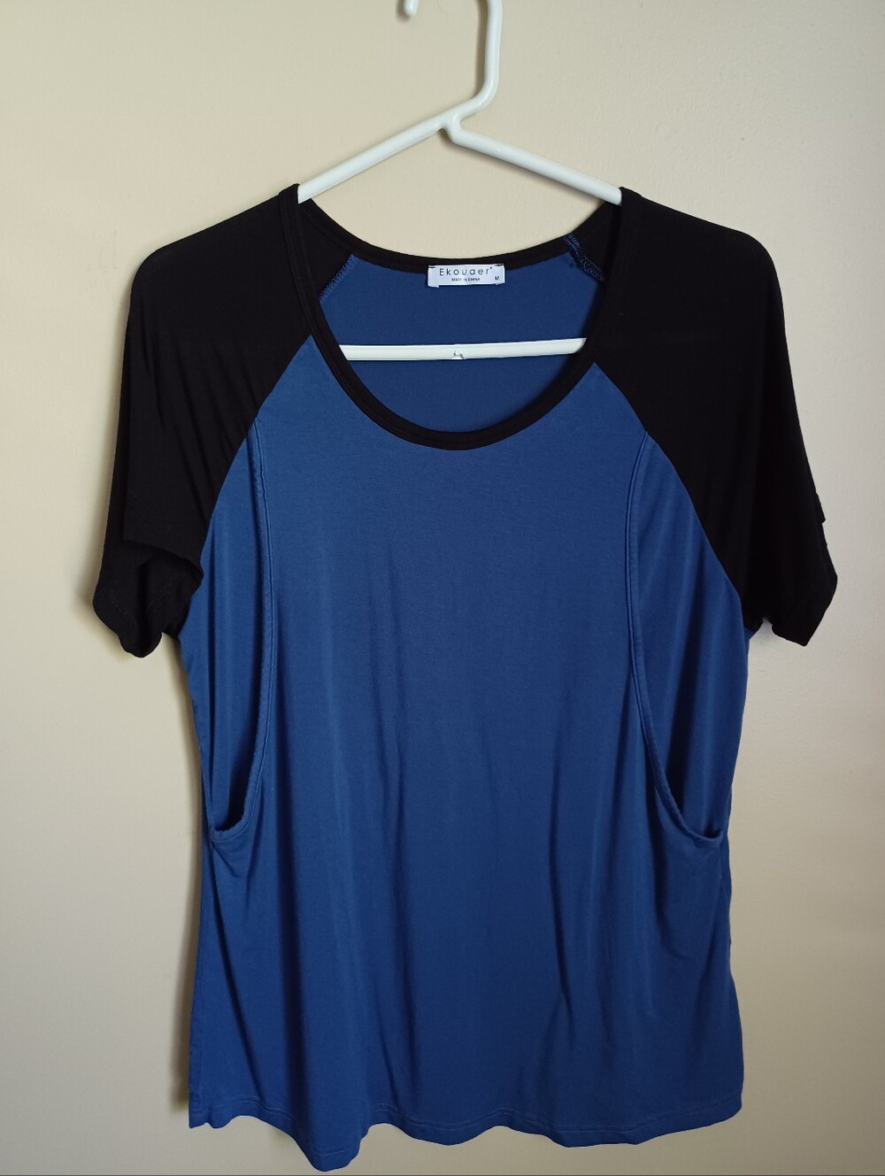 Women's Size Medium Ekouaer Blue Black Rayon Spandex Short Sleeve Shirt Top
